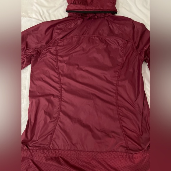Lululemon Wind Breaker Jacket - Picture 13 of 13